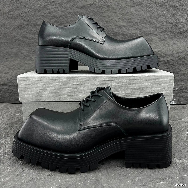 Black Platform Loafer with Smooth Black Loafer for Streetwear Looks