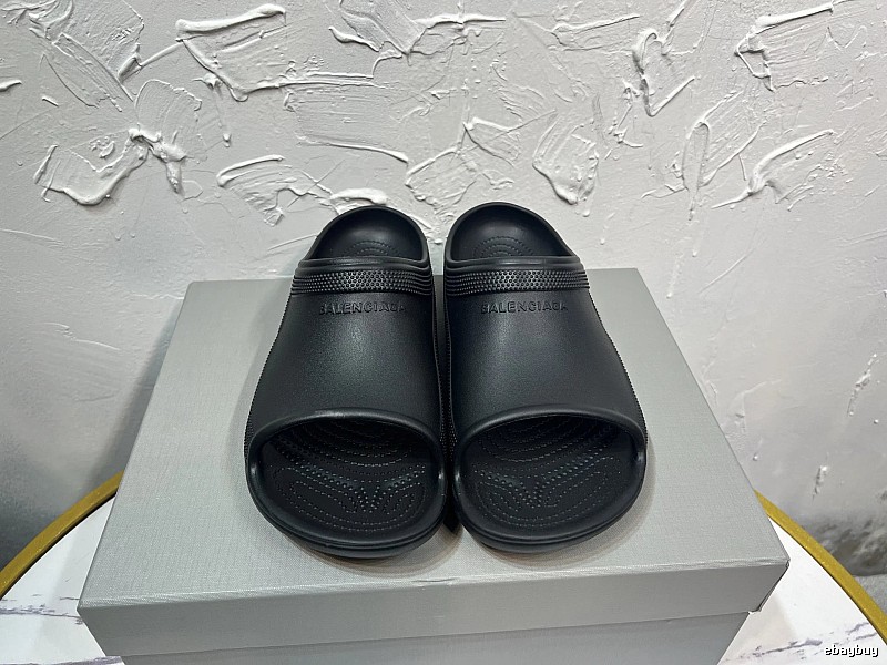 Black Slide Sandals with Black Open-toe Slide Pair for Casual Outfits