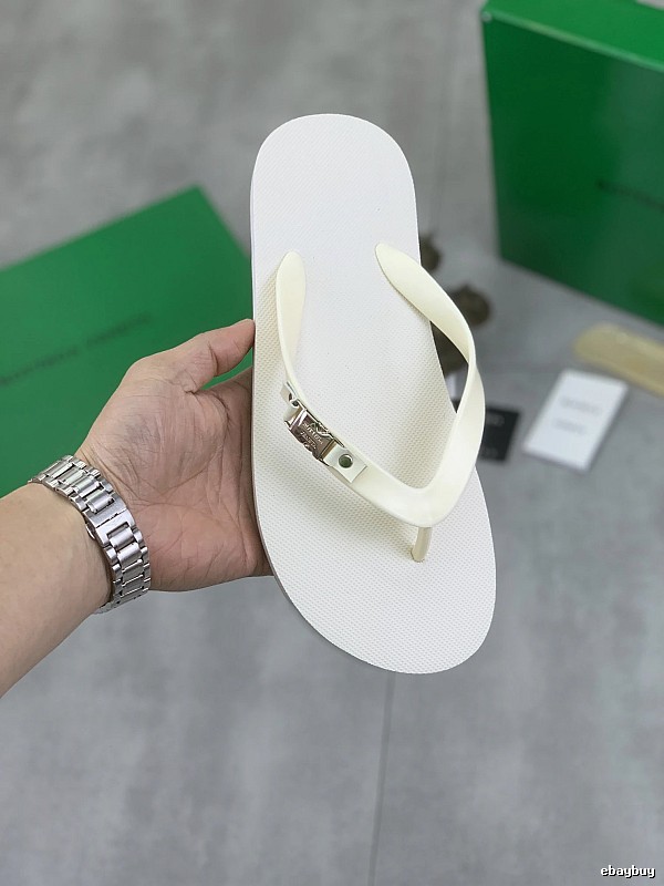 Bottega Veneta Clasp Minimalist Style Off-white Flip-flops