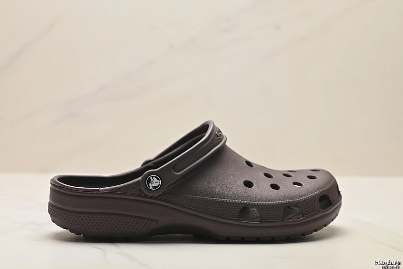 Crocs Classic Clog in Dark Brown