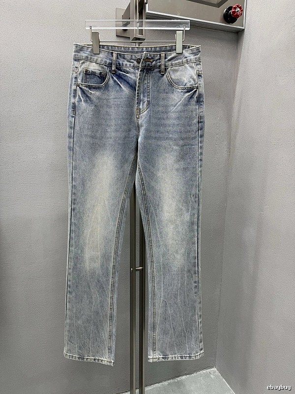 Faded Front And Classic Five-Pocket Shape Washed Straight Jeans - Independent Style Weekend Edit