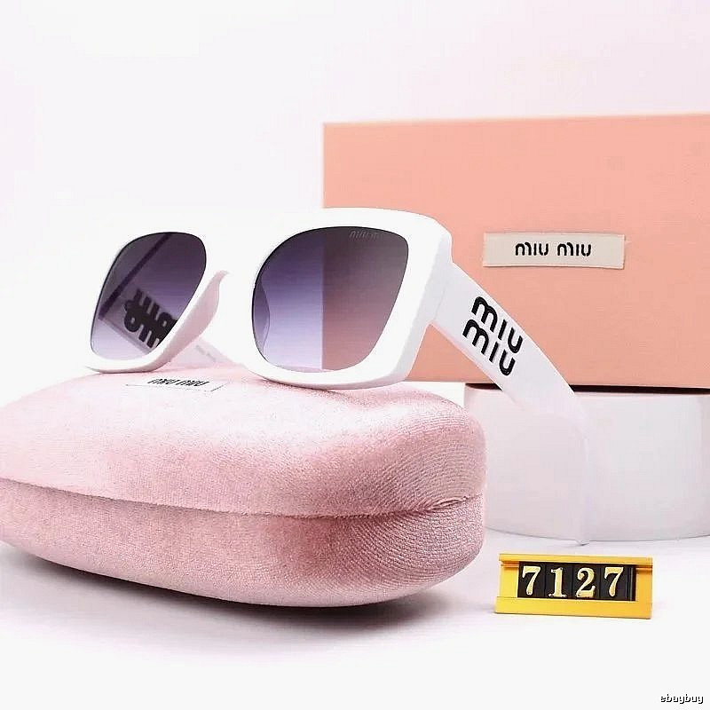 Miu Miu Weekend Oversized sunglasses Black Oval Sunglasses for Seasonal Looks
