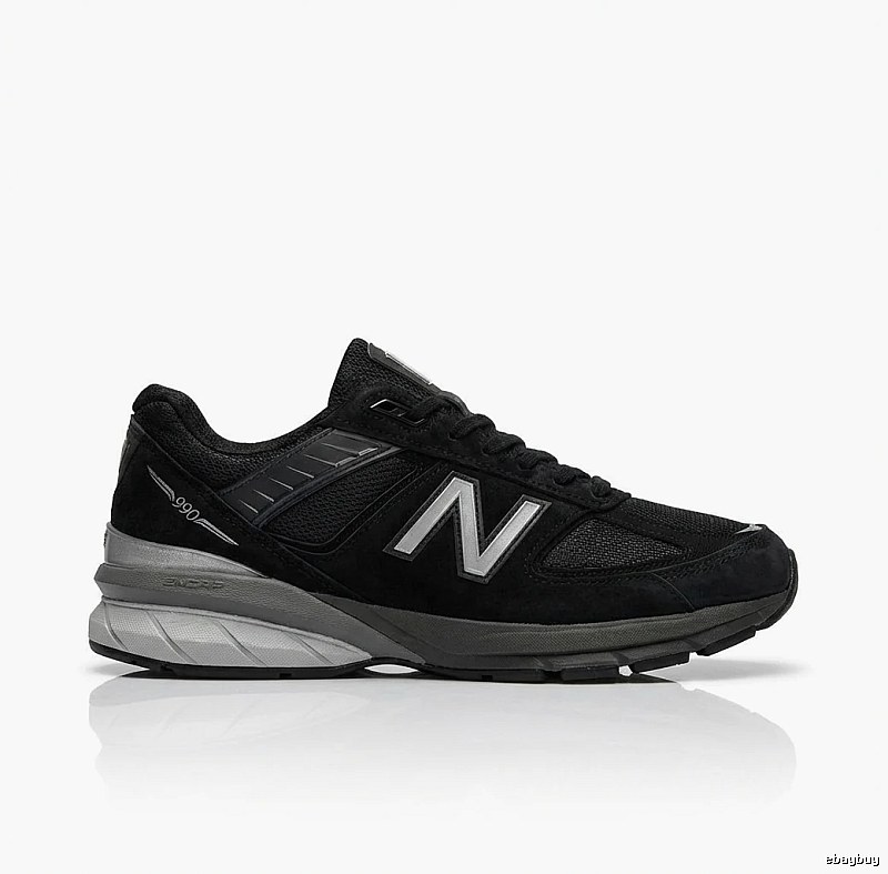 New Balance 990 series black sports shoes