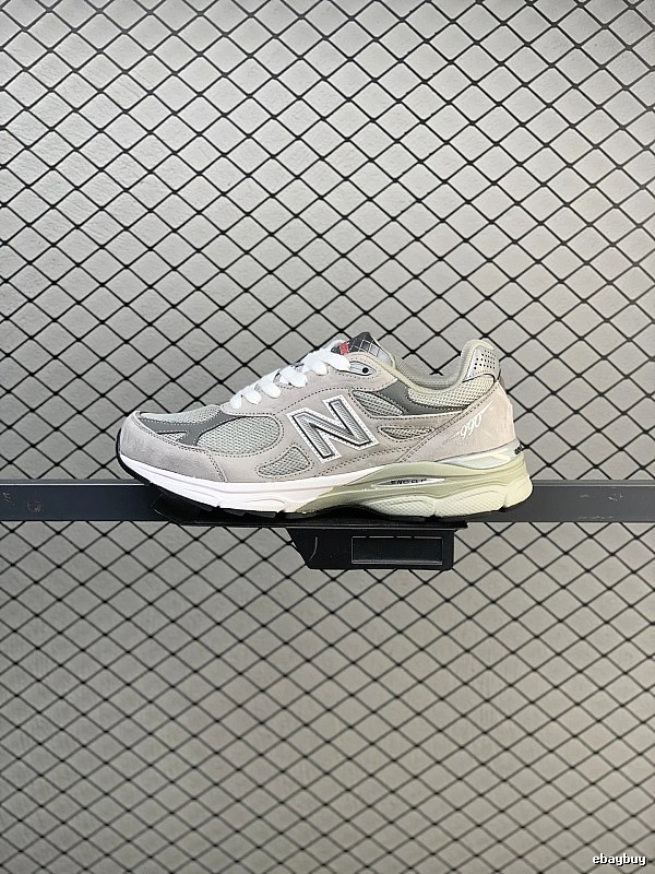 New Balance Gray Retro Runners and Streamlined Toe