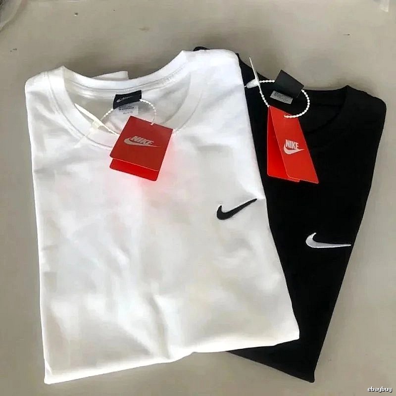 Nike Side Swoosh Logo Detail Black Hang Tag Swoosh T-Shirt Streetwear Look