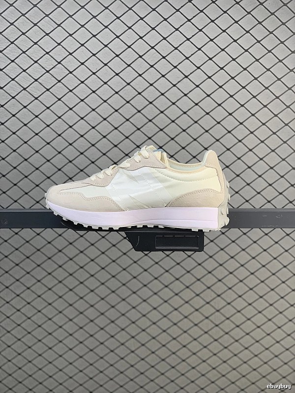 On Cream Dynamic Sole Shape Cloud Runners