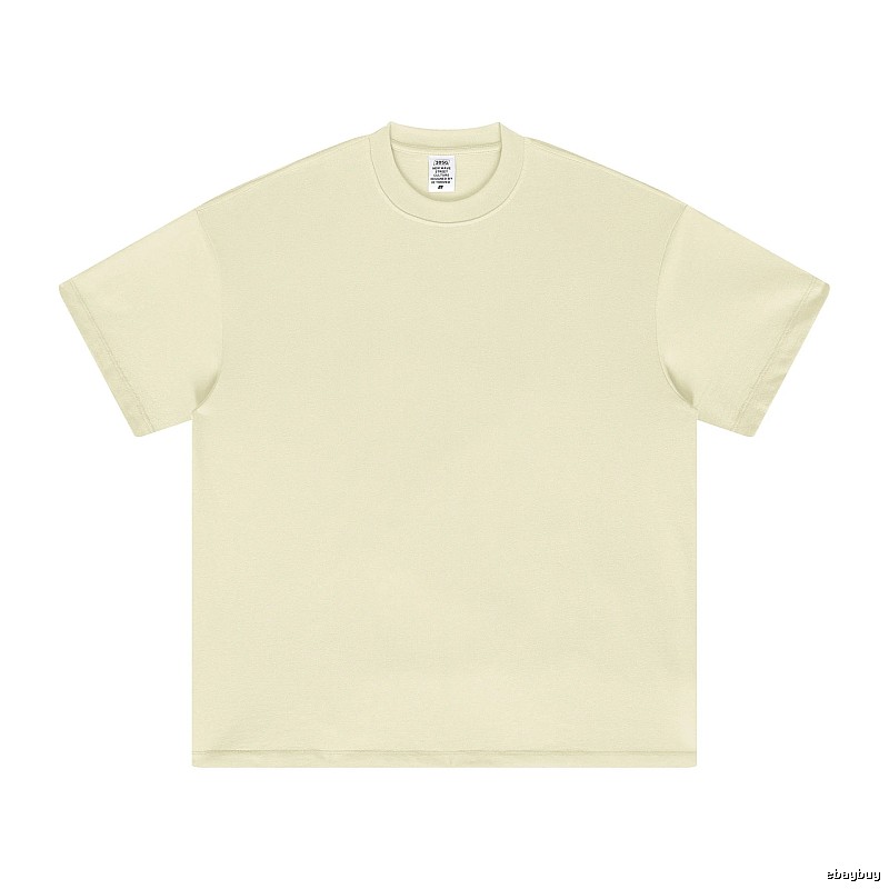 Patterned Plain white T-shirt Minimal White Short with Polished Detail