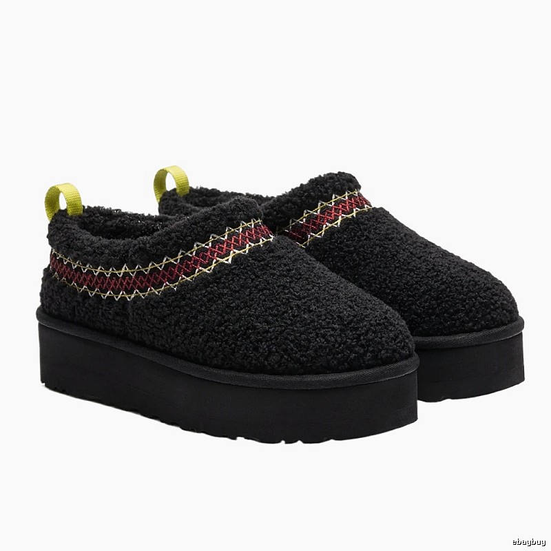 UGG retro-style black thick-soled shoes